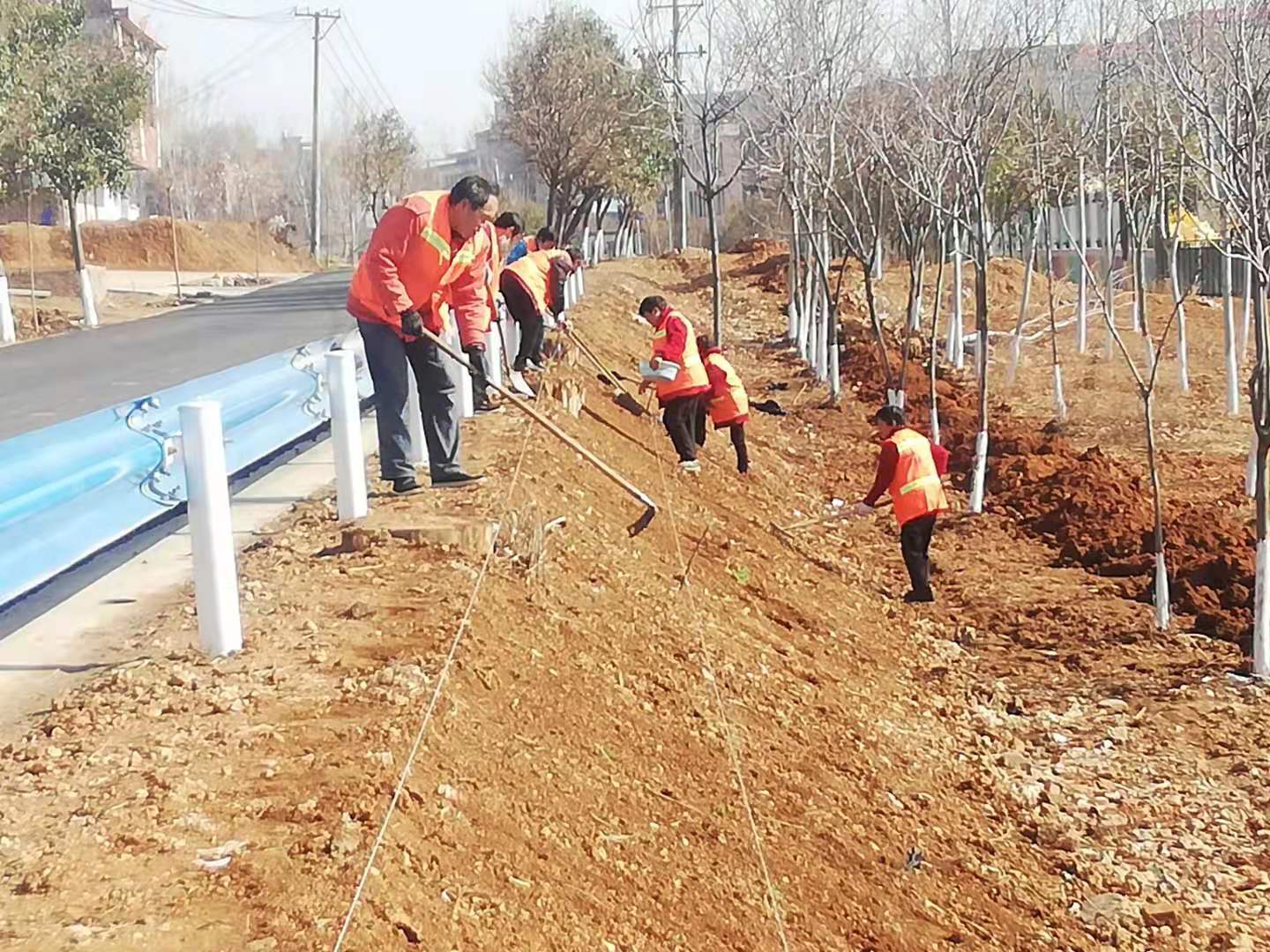打响春季农村公路养护大会战,助力伊川"四好农村路"创建热潮新高峰